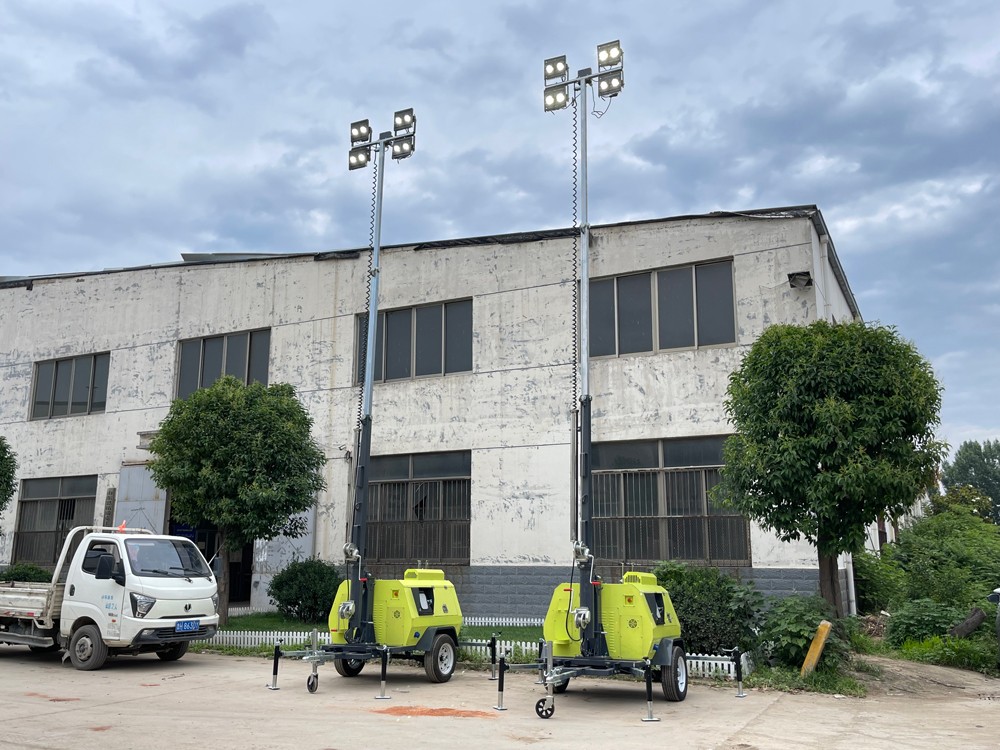 持續(xù)交貨中！山東思拓瑞克20臺(tái)9米移動(dòng)照明燈車陸續(xù)發(fā)貨發(fā)往蒙古國(guó)