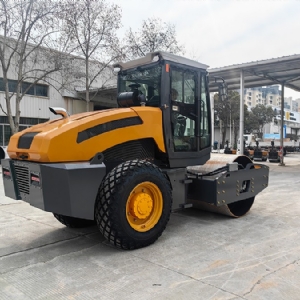 座駕壓路機(jī)STS08